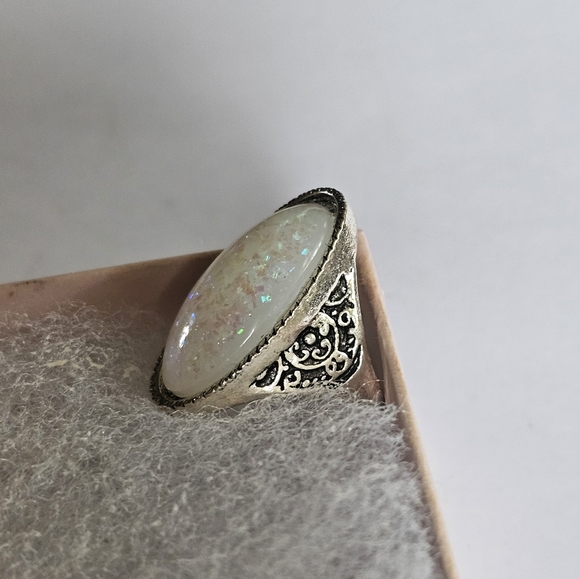 FIRE OPAL LADIES LARGE SIZE 5 FASHION SILVER RING - Picture 3 of 3